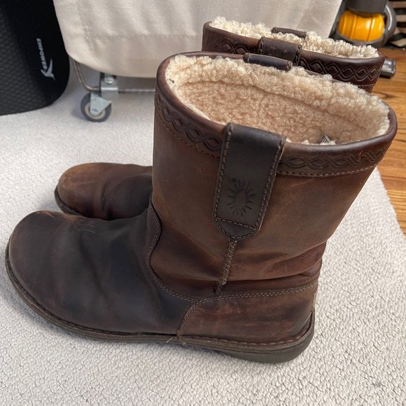 UGG Aliso Brown Boots 13 main image 7